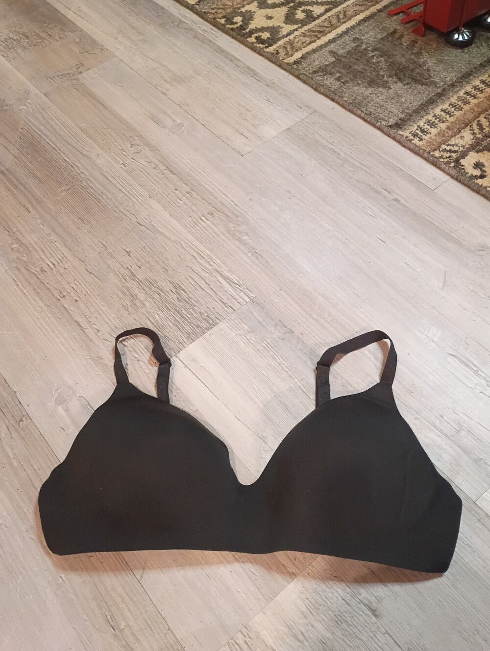 Victoria Secret - Picture 2 of 4